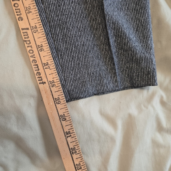 VTG Ninon Gray Pleated Dress Pants with Pockets - Picture 7 of 7